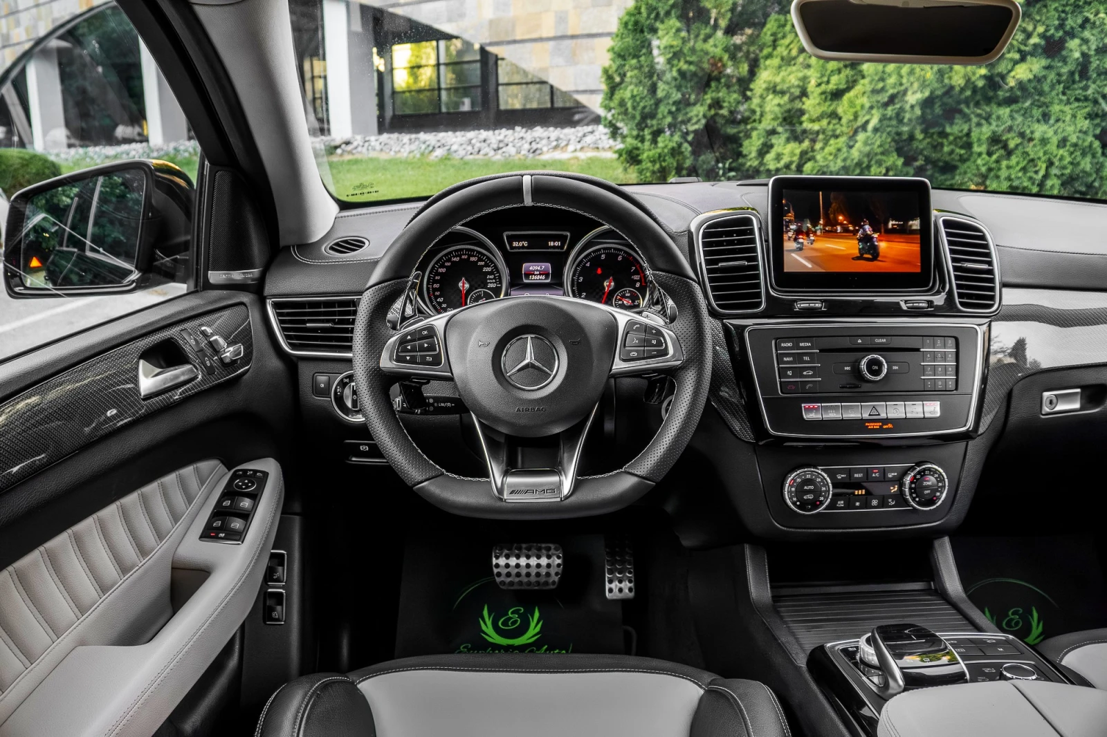 Mercedes-Benz GLE 43 AMG BI-TURBO* 450HP* DESIGN SELECTION* 360CAM* HARMAN*, снимка 14 - Автомобили и джипове - 55399307