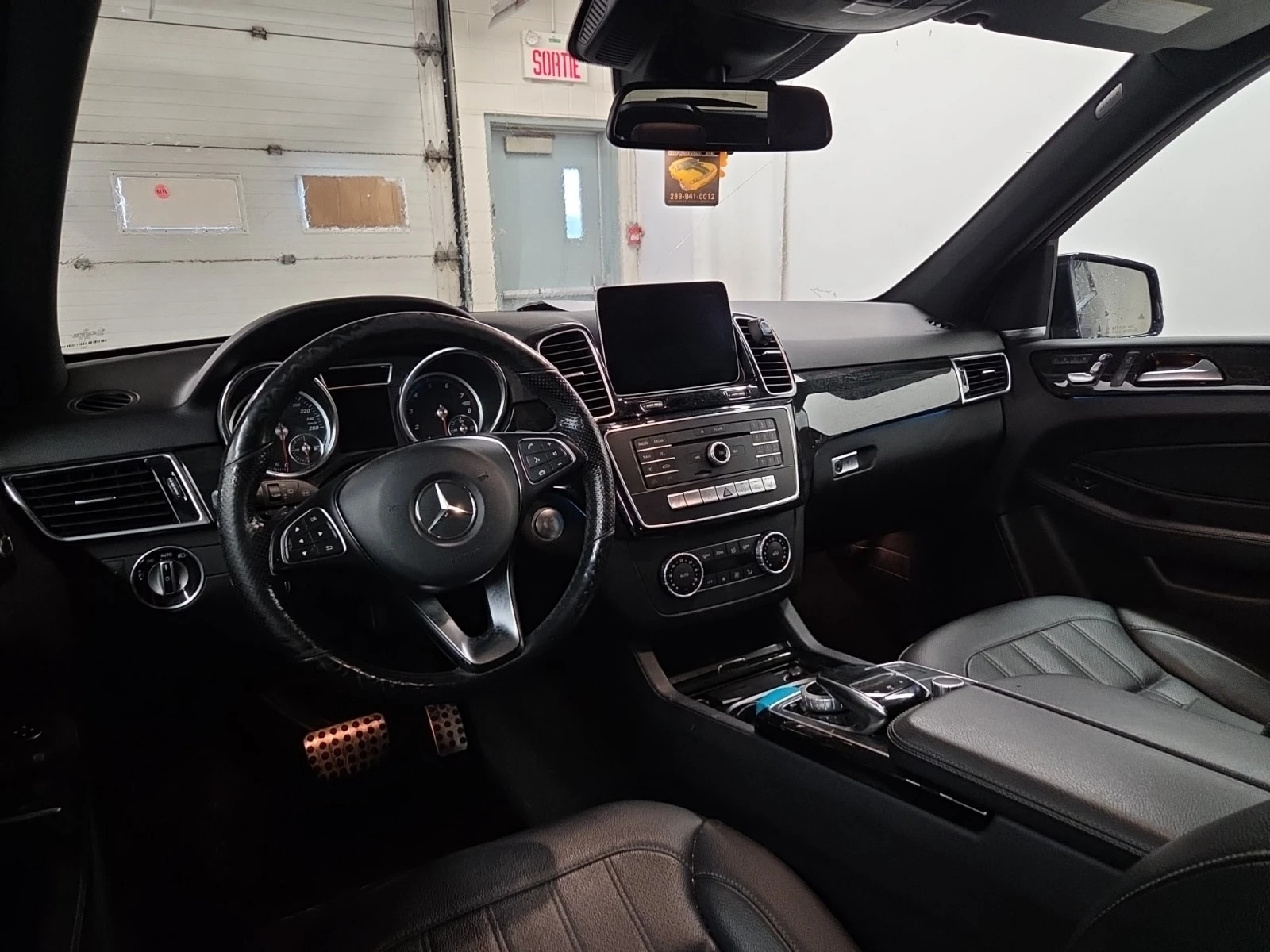 Mercedes-Benz GLE 400 * AMG Line * CARFAX * Без инциденти * , снимка 7 - Автомобили и джипове - 55947622