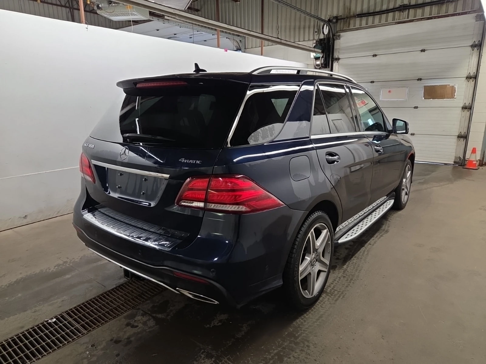 Mercedes-Benz GLE 400 * AMG Line * CARFAX * Без инциденти * , снимка 4 - Автомобили и джипове - 55947622