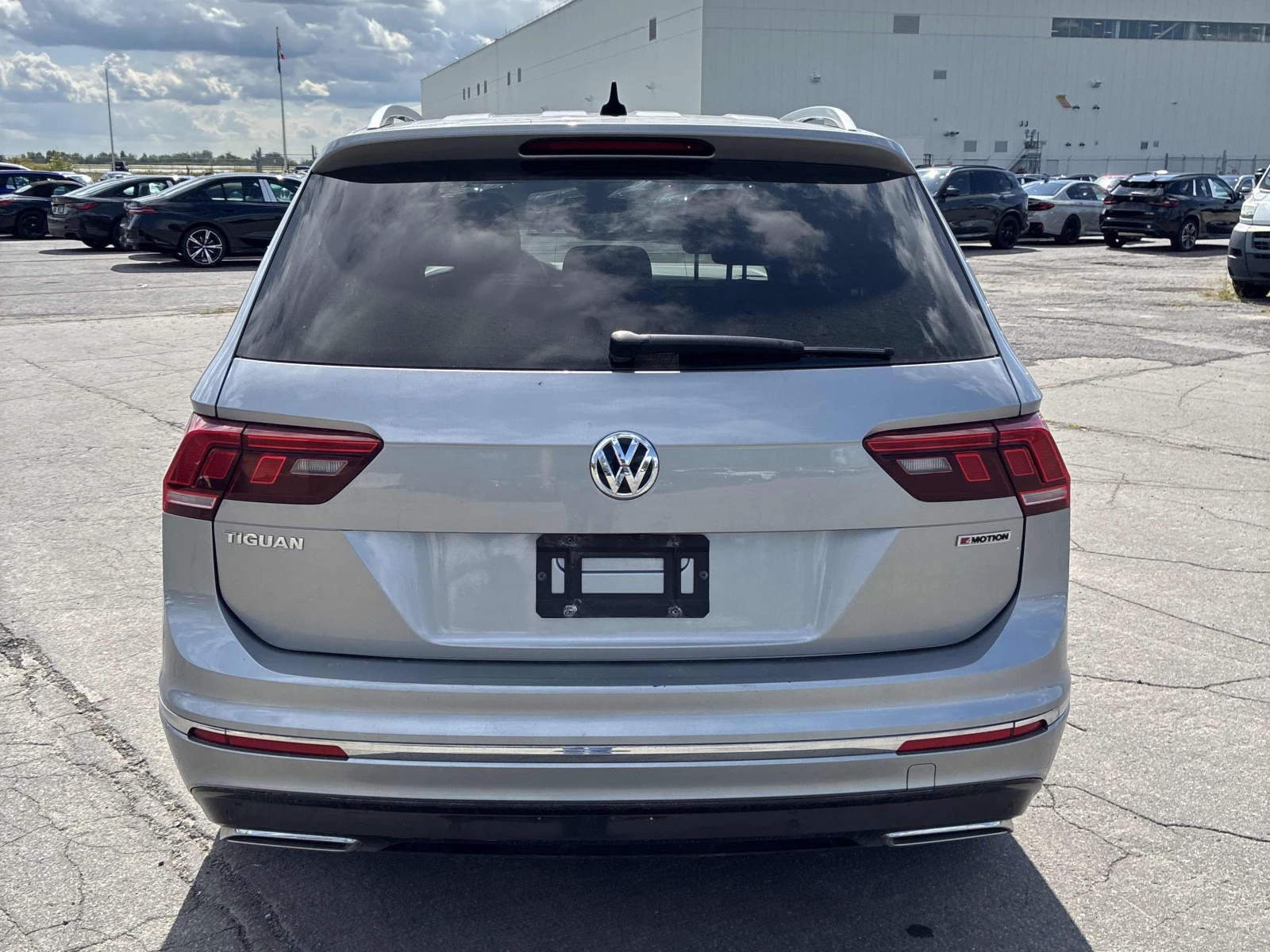 VW Tiguan Highline / Fender / Обдухване / Carfax / Автокреди, снимка 4 - Автомобили и джипове - 55962834