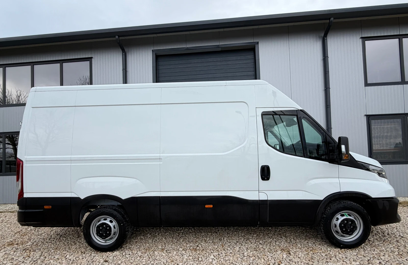 Iveco 35s16 RHD brand new L2H2 Automatic - изображение 4