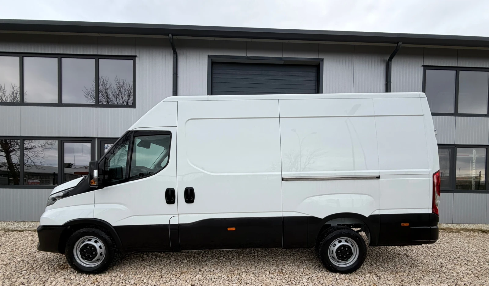 Iveco 35s16 RHD brand new L2H2 Automatic - изображение 5