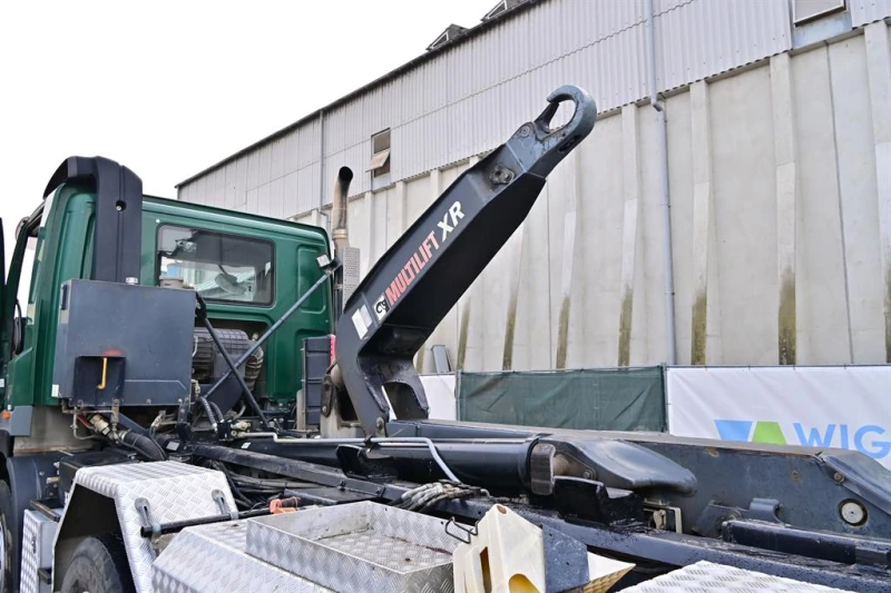 Daf CF 85.410 Автомат 8x4 теглич, снимка 6 - Камиони - 52446932