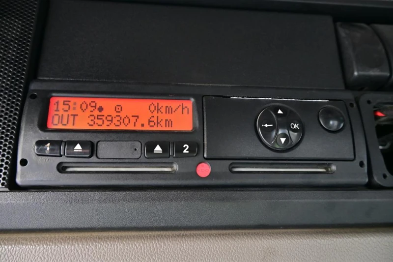 Daf CF 85.410 Автомат 8x4 теглич, снимка 13 - Камиони - 52446932