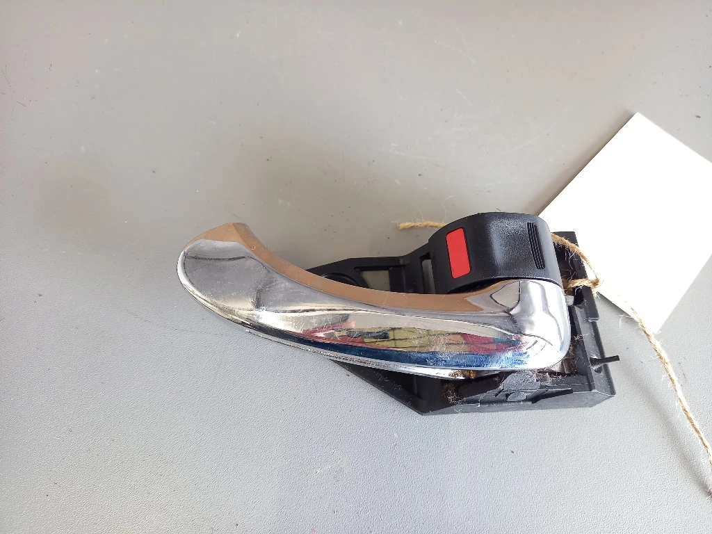 Дръжка врата предна дясна вътрешна Тойота Рав4 (н)