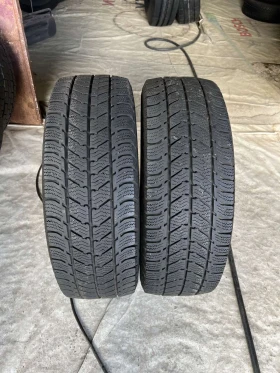 Гуми Зимни 215/65R16, снимка 1 - Гуми и джанти - 48965820