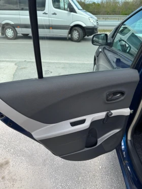 Toyota Yaris 1.3 Италия, снимка 8