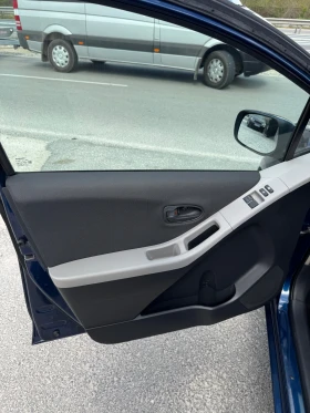 Toyota Yaris 1.3 Италия, снимка 6