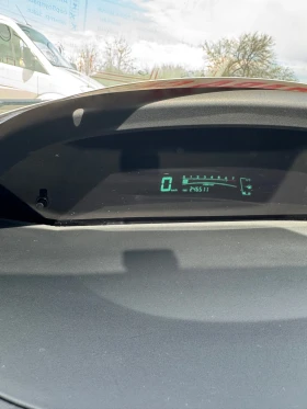 Toyota Yaris 1.3 Италия, снимка 11