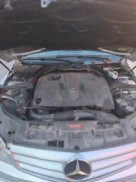 Mercedes-Benz C 220, снимка 15
