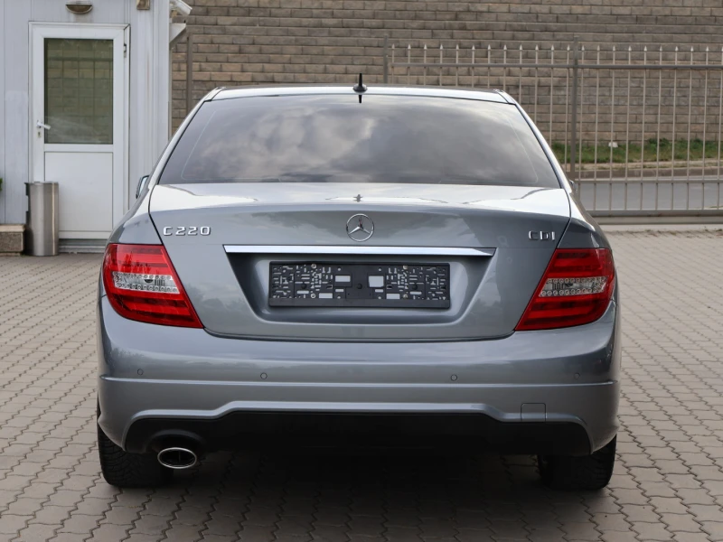 Mercedes-Benz C 220 AMG/FACE LIFT/КОЖЕН САЛОН/НАВИГАЦИЯ/BI-NENON, снимка 5 - Автомобили и джипове - 47272770