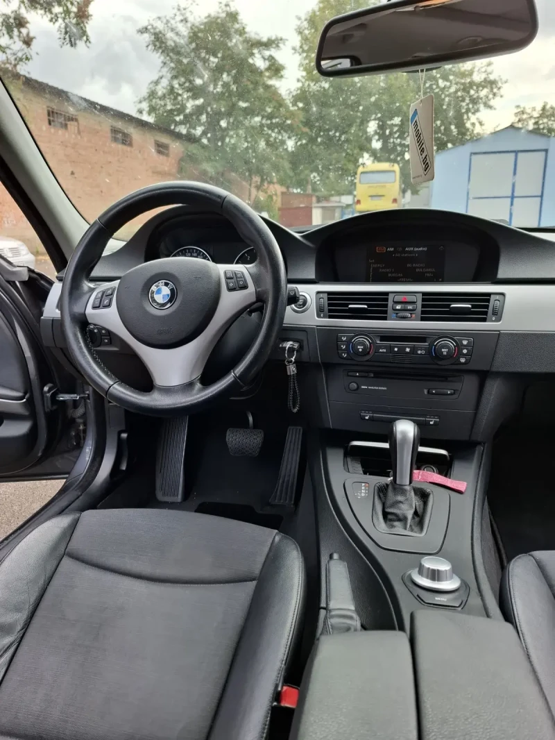 BMW 320 E91, снимка 3 - Автомобили и джипове - 48627302