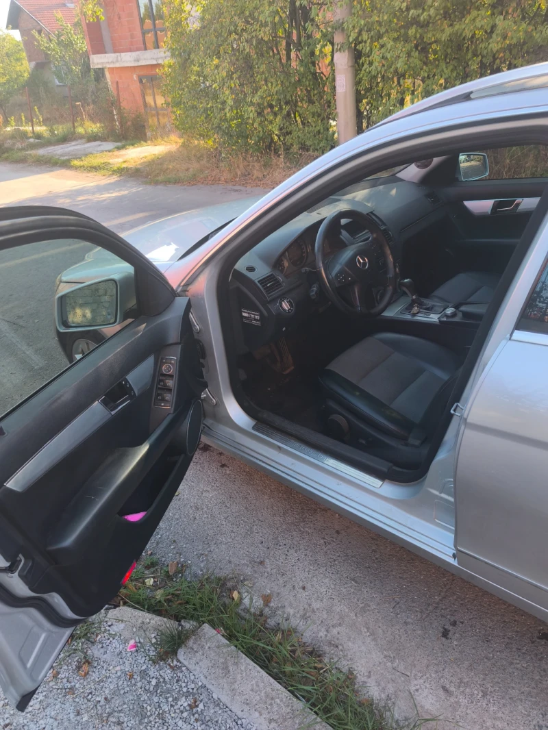 Mercedes-Benz C 220, снимка 7 - Автомобили и джипове - 52562159