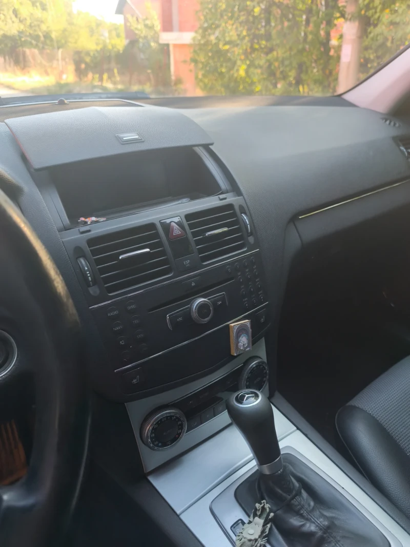 Mercedes-Benz C 220, снимка 10 - Автомобили и джипове - 52562159