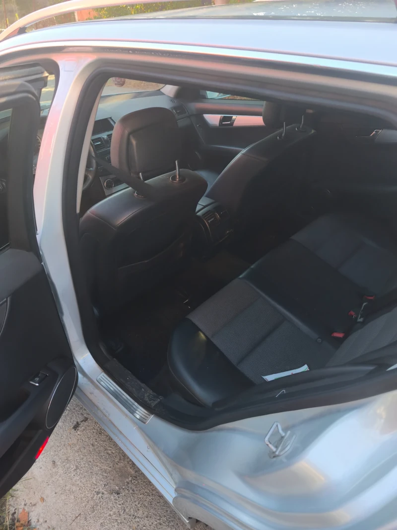 Mercedes-Benz C 220, снимка 13 - Автомобили и джипове - 52562159