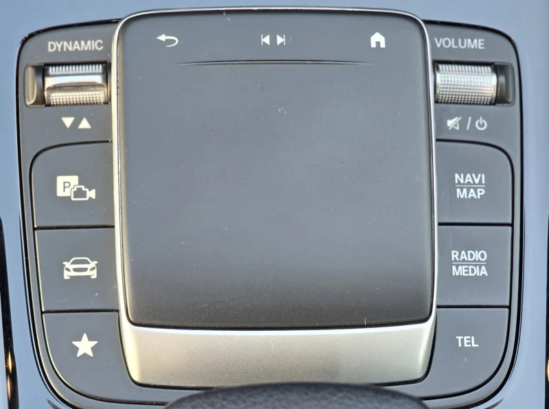 Mercedes-Benz GLA 180 * LED* 8G Tronic* Камера* , снимка 14 - Автомобили и джипове - 52851605