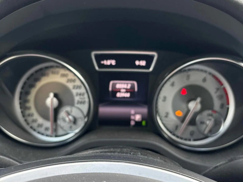 Mercedes-Benz CLA 250 4MATIC * AMG PACK* ПОДГРЕВИ* ДВА ЧИФТА ГУМИ/ДЖАНТИ, снимка 8 - Автомобили и джипове - 53459212