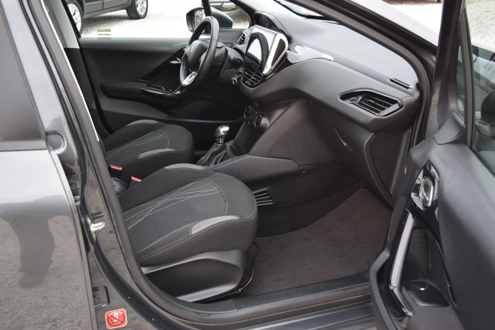 Peugeot 208 1.4 hdi* навигация* камера* Euro5B - изображение 10