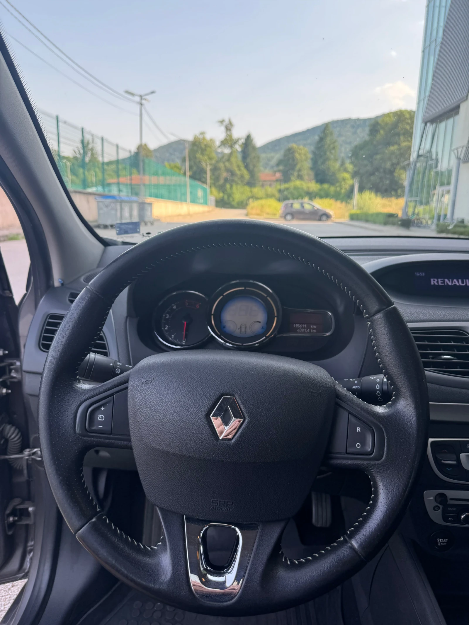Renault Fluence  - изображение 10