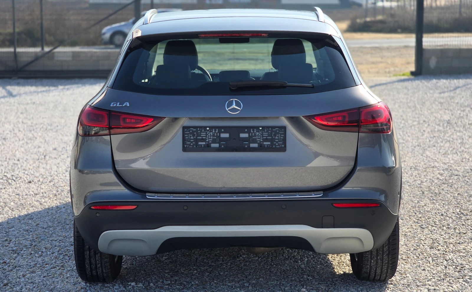 Mercedes-Benz GLA 180 * LED* 8G Tronic* Камера*  - изображение 5