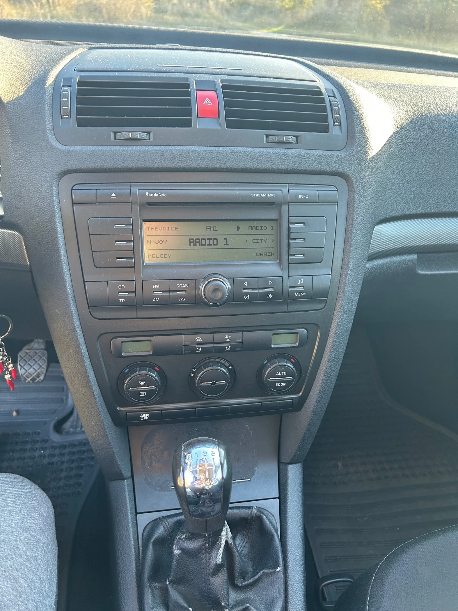 Skoda Octavia, снимка 16 - Автомобили и джипове - 53739317