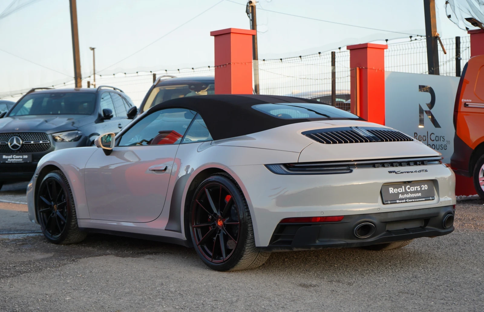 Porsche 911 992* 4 GTS* CERAMIC* APPR* LIFT* BURM* 360* DISTR*, снимка 6 - Автомобили и джипове - 53793201