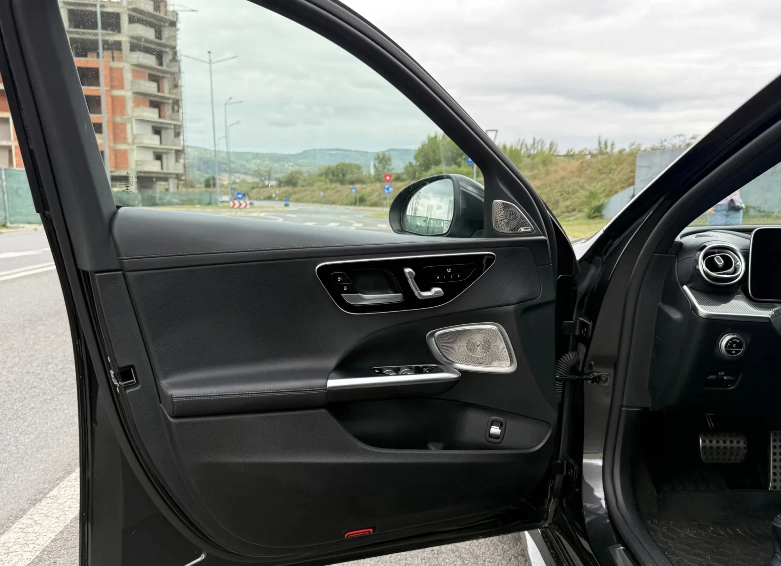 Mercedes-Benz C 300 AMG Line, снимка 9 - Автомобили и джипове - 54104639