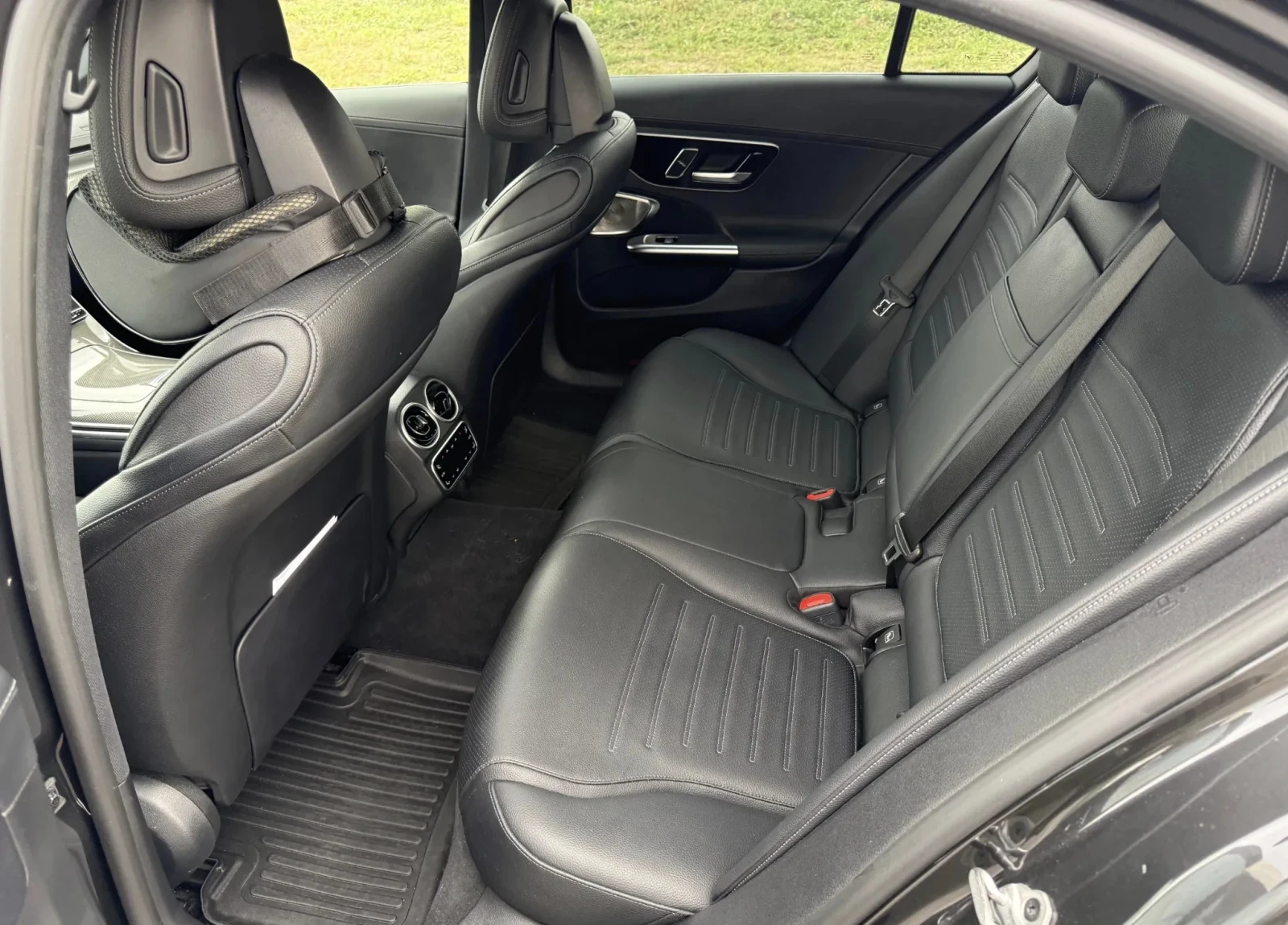 Mercedes-Benz C 300 AMG Line, снимка 7 - Автомобили и джипове - 54104639