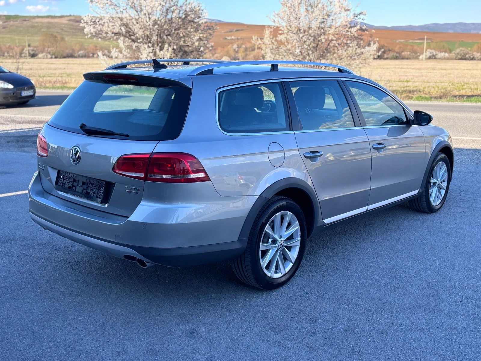 VW Passat 2.0TDI ALLTRACK, снимка 4 - Автомобили и джипове - 54105405