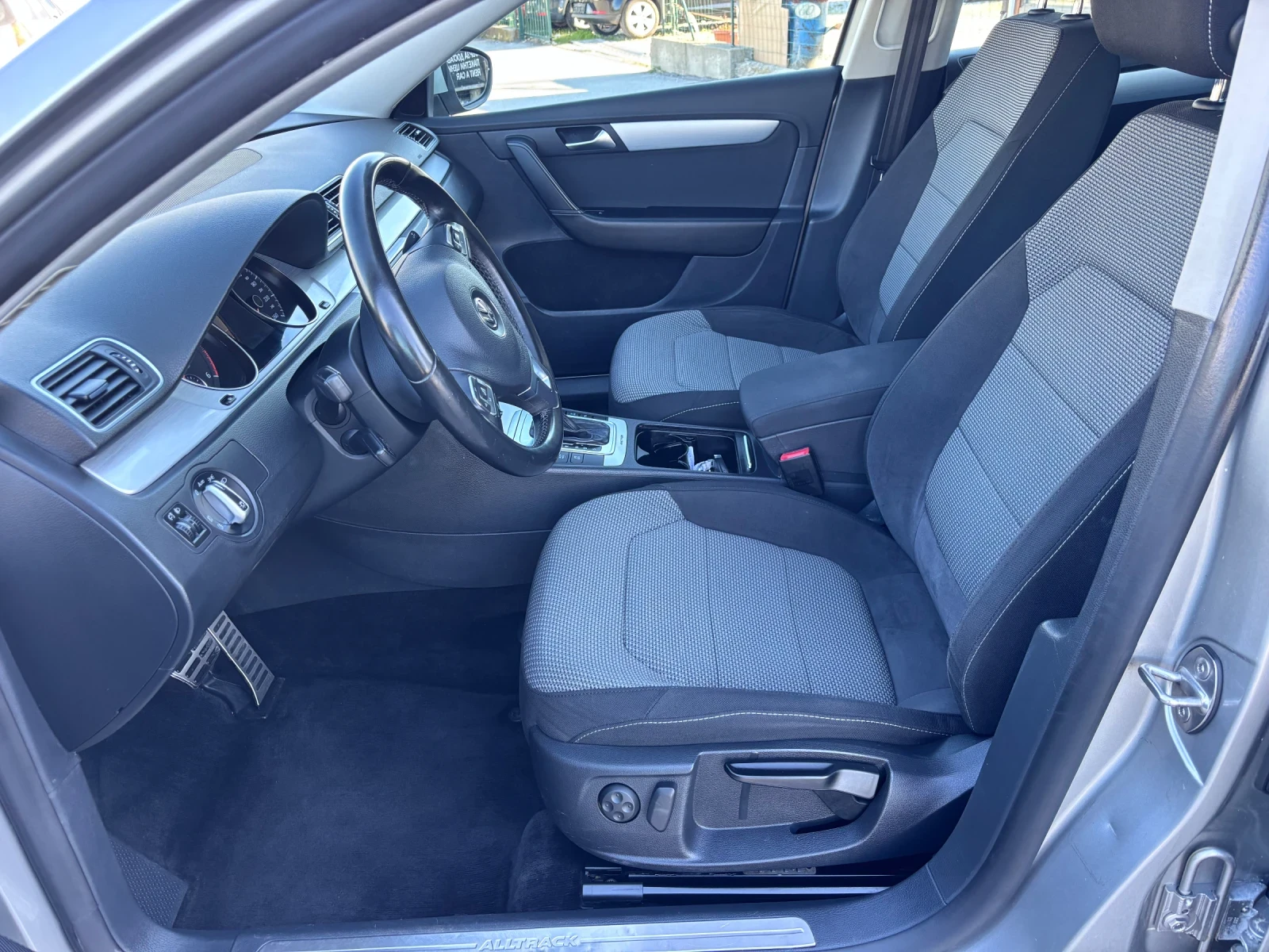 VW Passat 2.0TDI ALLTRACK, снимка 7 - Автомобили и джипове - 54105405