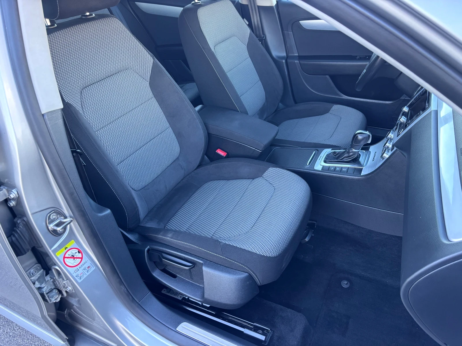 VW Passat 2.0TDI ALLTRACK, снимка 10 - Автомобили и джипове - 54105405