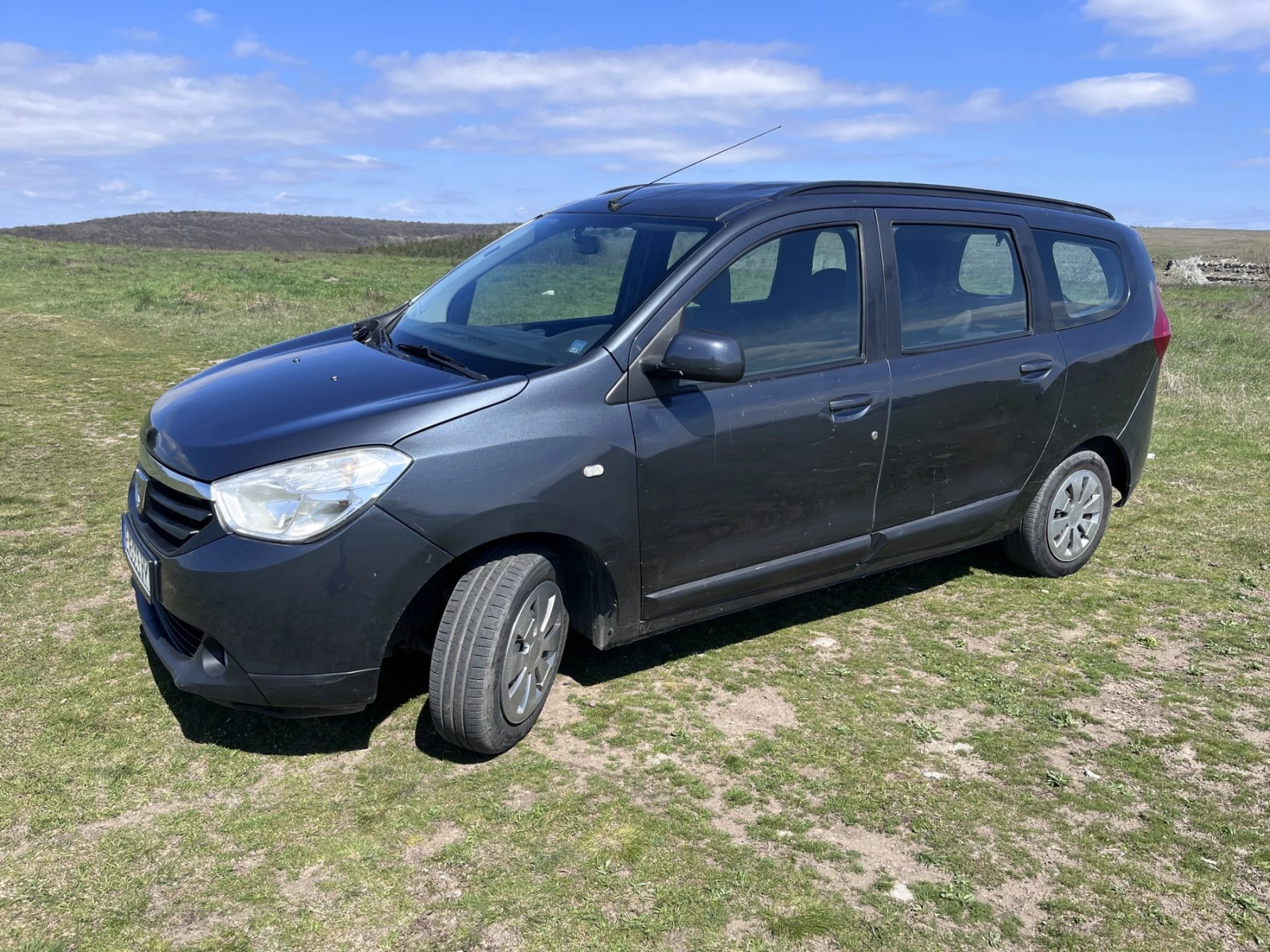 Dacia Lodgy 1.5 DCI, снимка 2 - Автомобили и джипове - 54124274