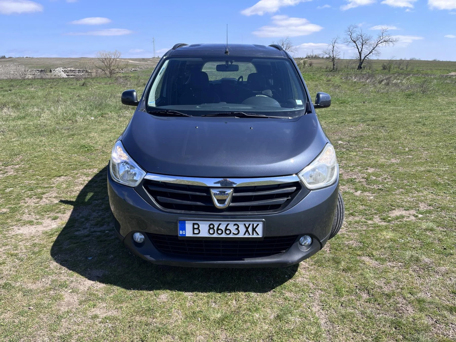 Dacia Lodgy 1.5 DCI, снимка 4 - Автомобили и джипове - 54124274