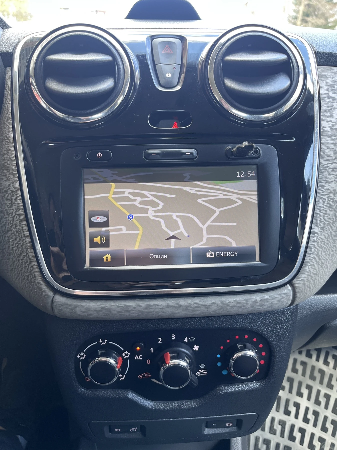 Dacia Lodgy 1.5 DCI, снимка 9 - Автомобили и джипове - 54124274