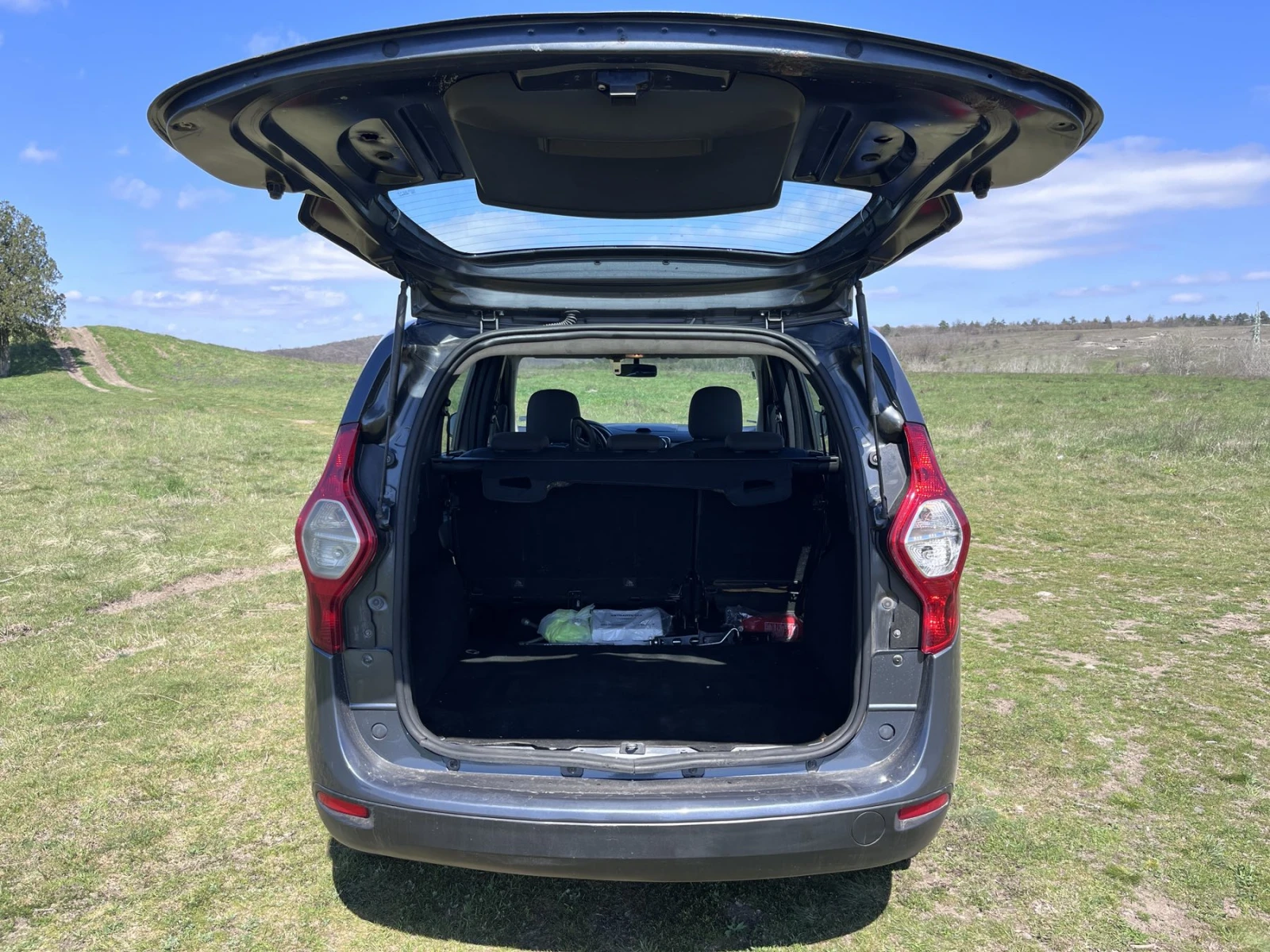 Dacia Lodgy 1.5 DCI, снимка 6 - Автомобили и джипове - 54124274