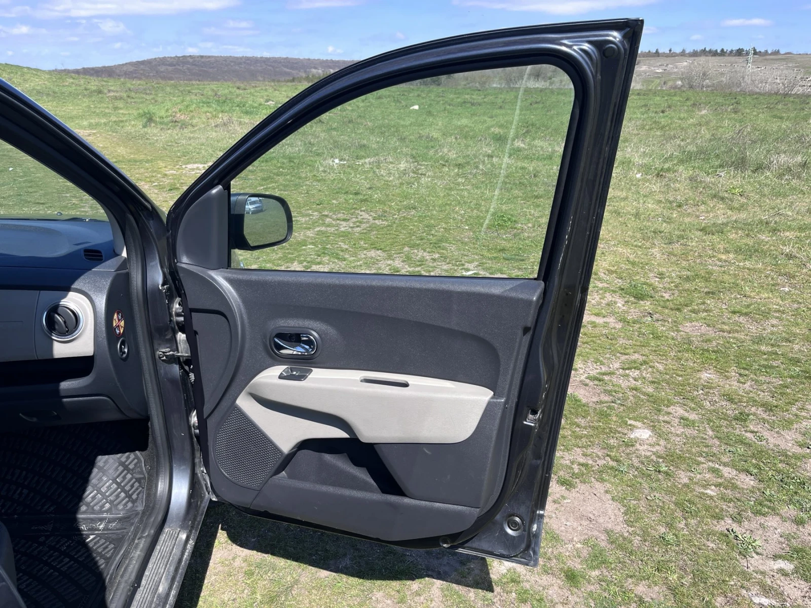 Dacia Lodgy 1.5 DCI, снимка 12 - Автомобили и джипове - 54124274