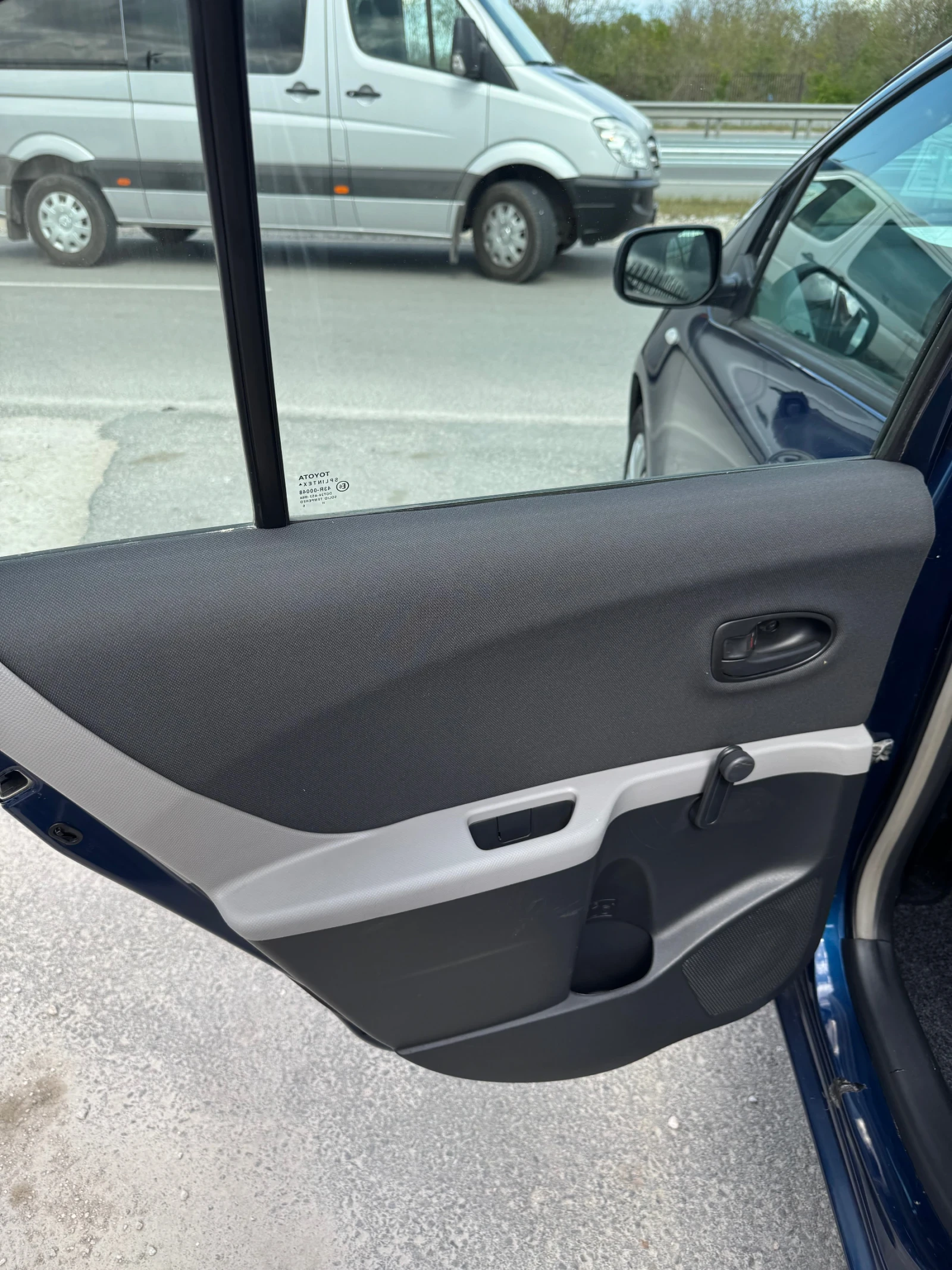 Toyota Yaris 1.3 ������ | Mobile.bg � ����������� 8