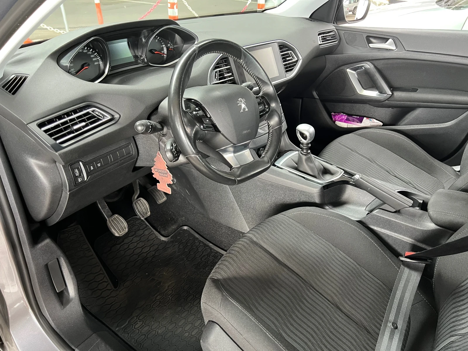 Peugeot 308 1.6 120HP, снимка 11 - Автомобили и джипове - 54502253