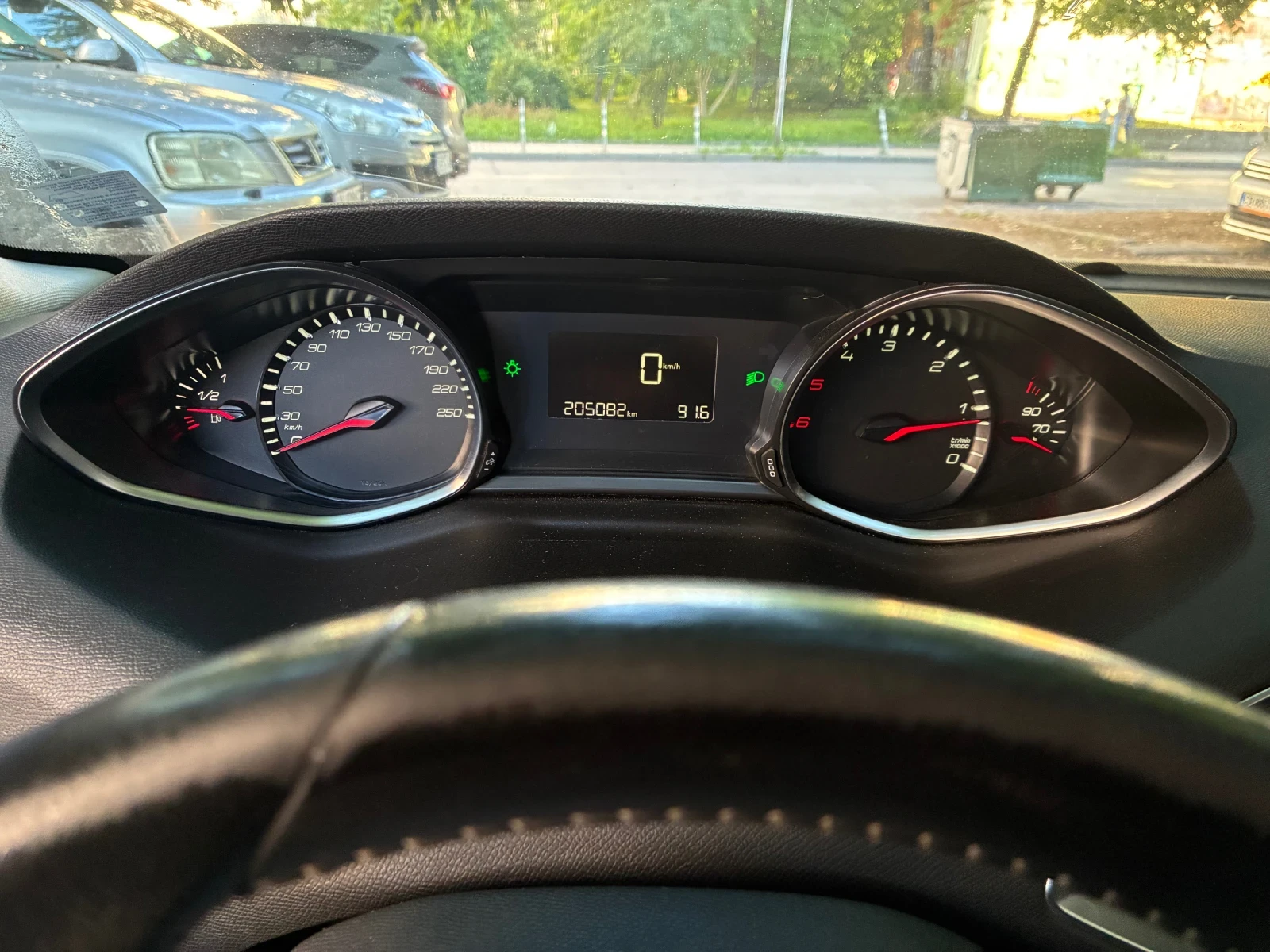 Peugeot 308 SW 1.6 HDI, снимка 13 - Автомобили и джипове - 54502253