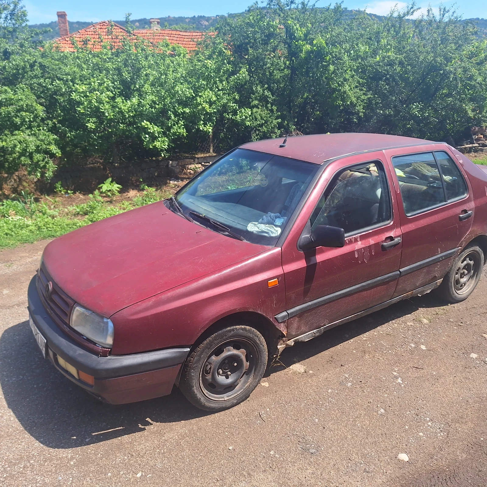 VW Vento, снимка 5 - Автомобили и джипове - 54735878