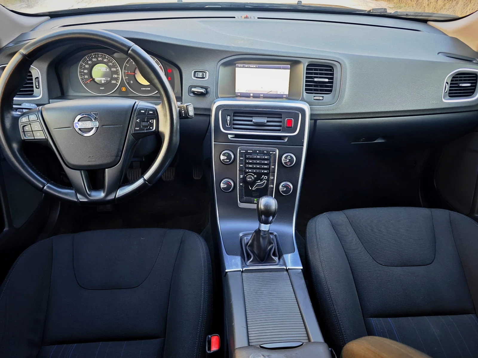 Volvo V60 * FACE* NAVI* FULL* , снимка 10 - Автомобили и джипове - 54919427