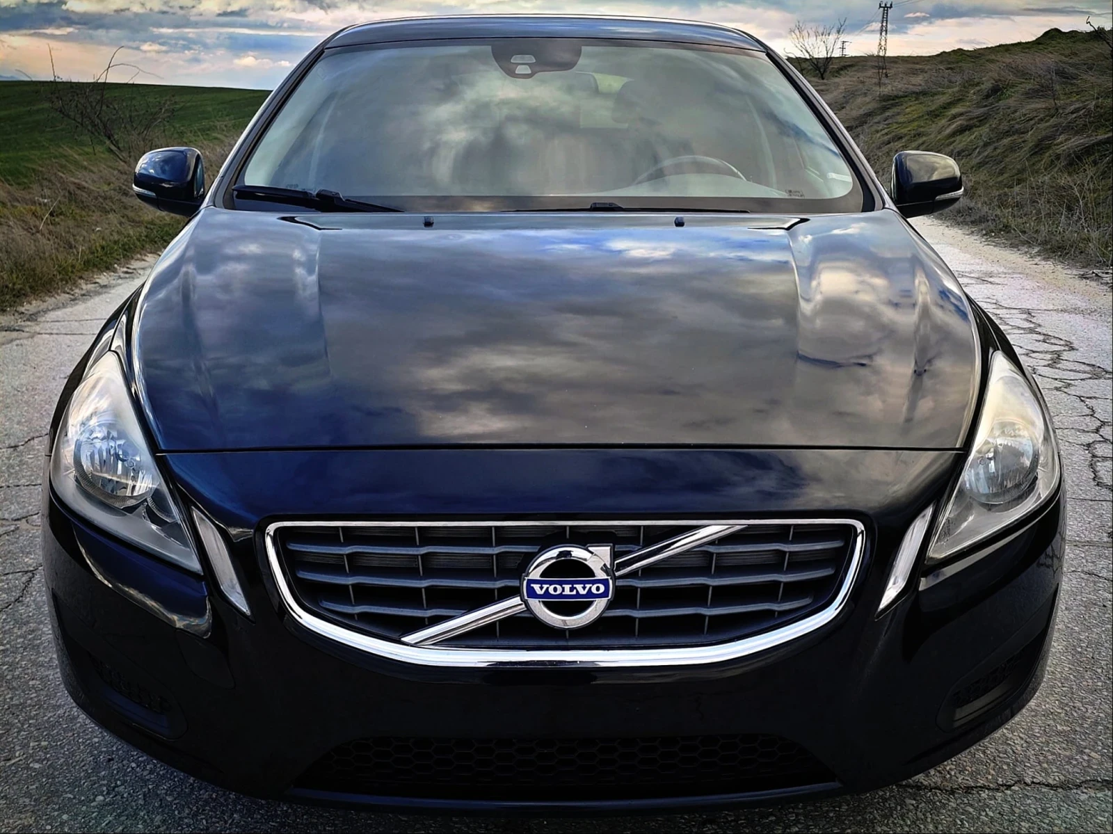 Volvo V60 * FACE* NAVI* FULL* , снимка 2 - Автомобили и джипове - 54919427