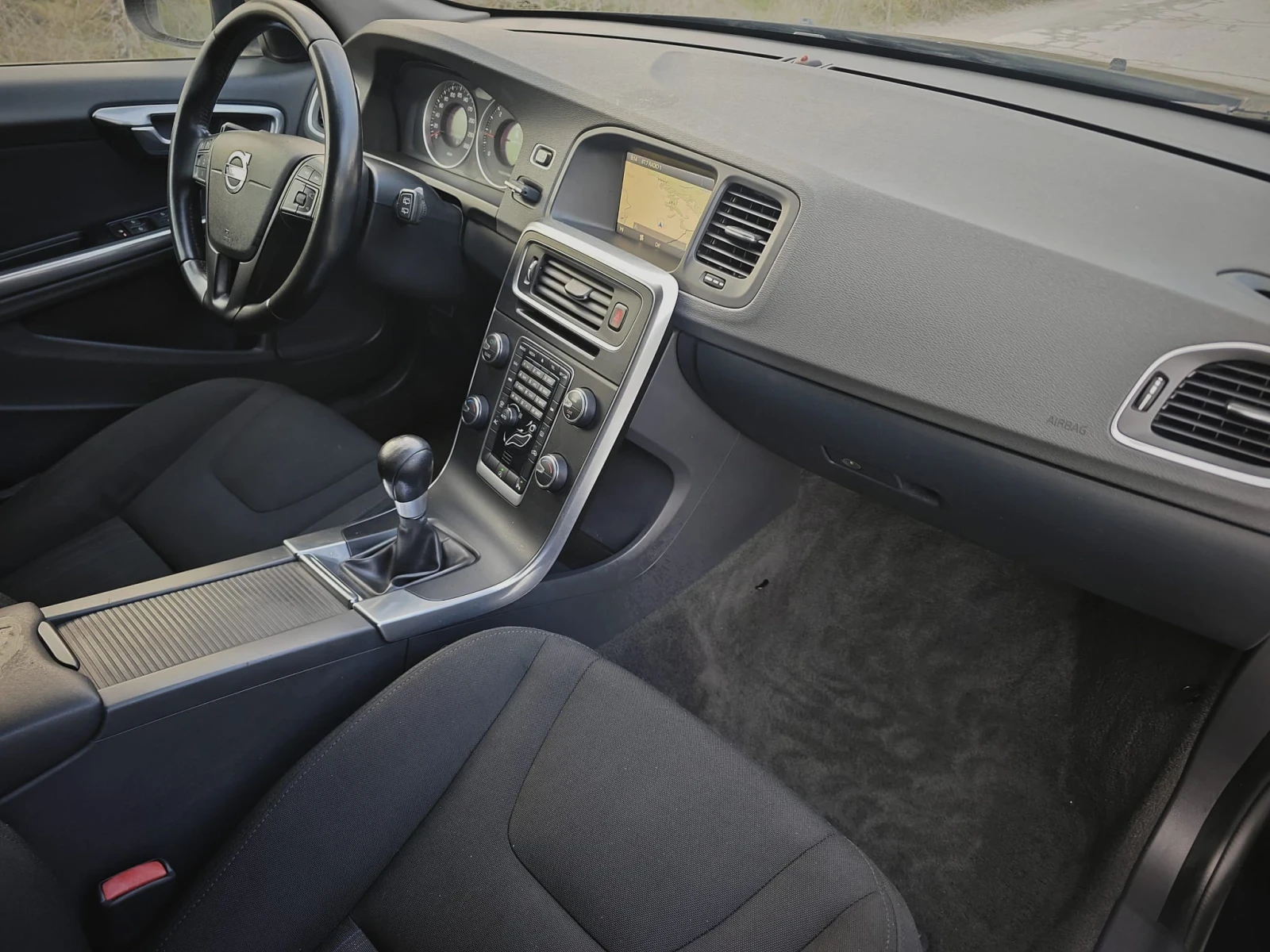 Volvo V60 * FACE* NAVI* FULL* , снимка 15 - Автомобили и джипове - 54919427