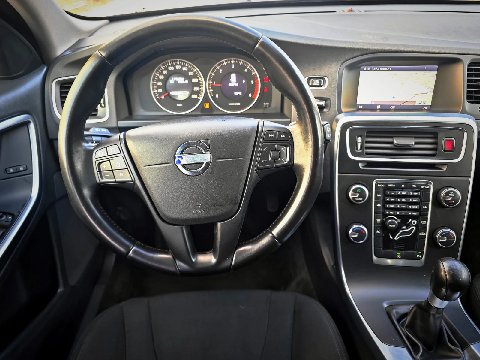 Volvo V60 * FACE* NAVI* FULL* , снимка 11 - Автомобили и джипове - 54919427