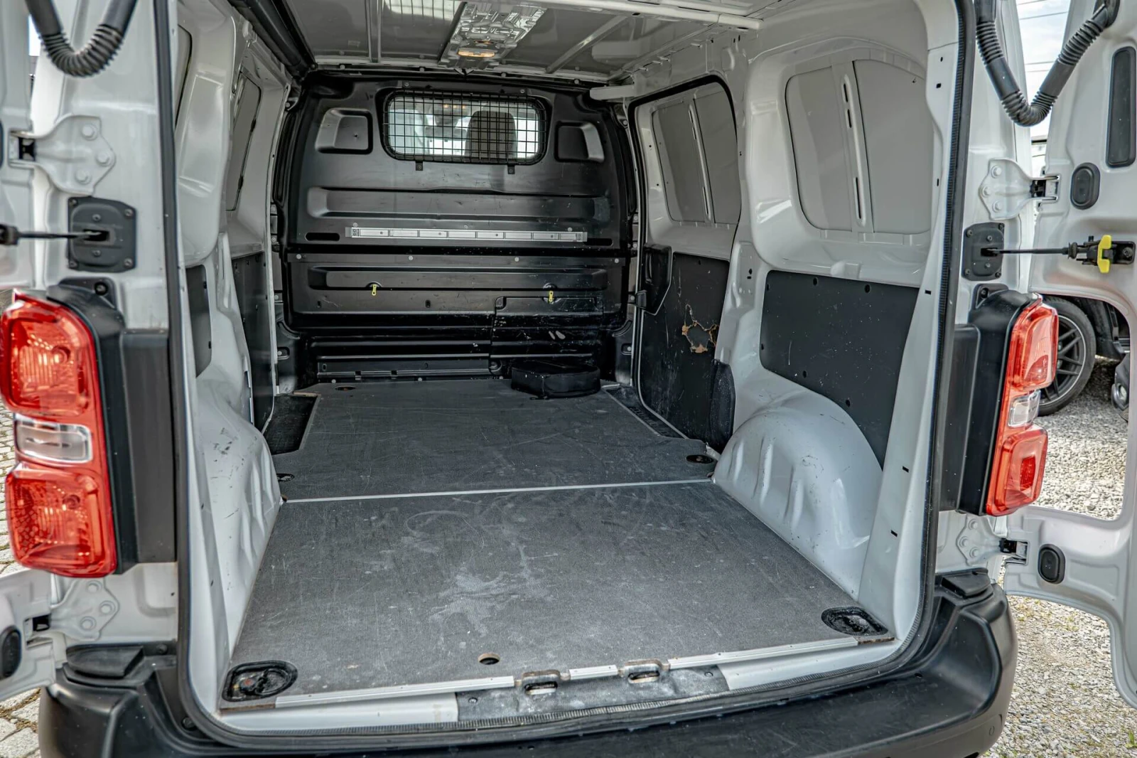 Toyota Proace City Verso Electro/Товарен/Навигация/Климатик, снимка 7 - Автомобили и джипове - 55205795