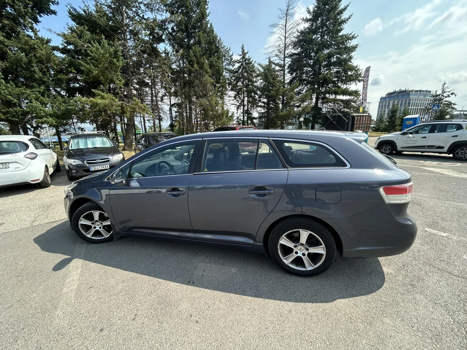 Toyota Avensis 1.8 147кс., снимка 5 - Автомобили и джипове - 55219263