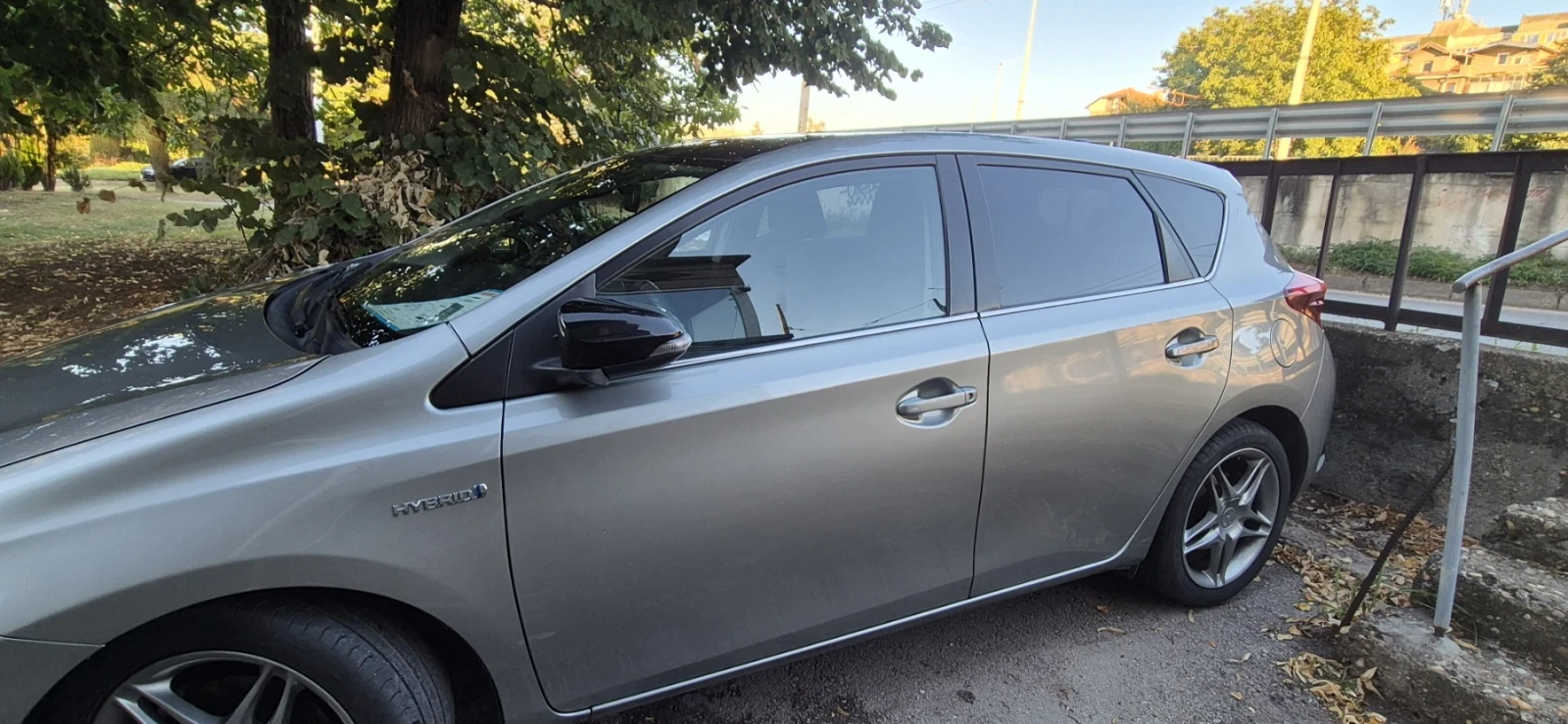 Toyota Auris, снимка 3 - Автомобили и джипове - 56156565