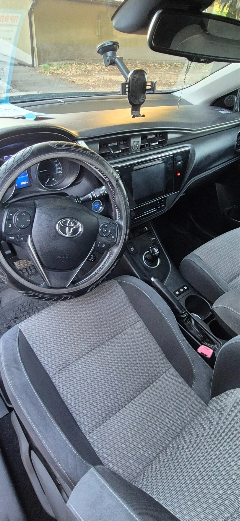 Toyota Auris, снимка 4 - Автомобили и джипове - 56156565