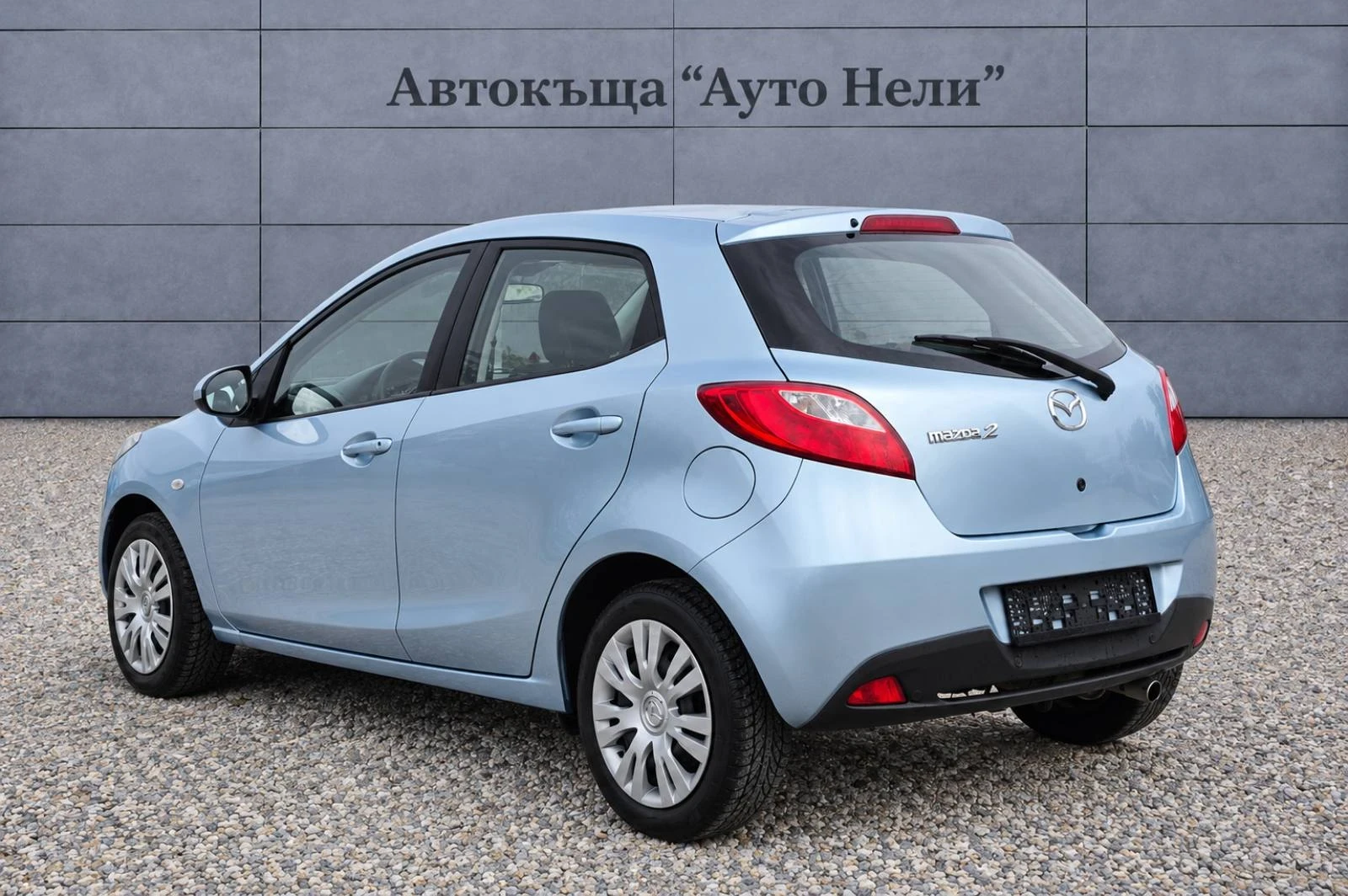 Mazda 2 1.3i 86 k.c, снимка 3 - Автомобили и джипове - 56517583