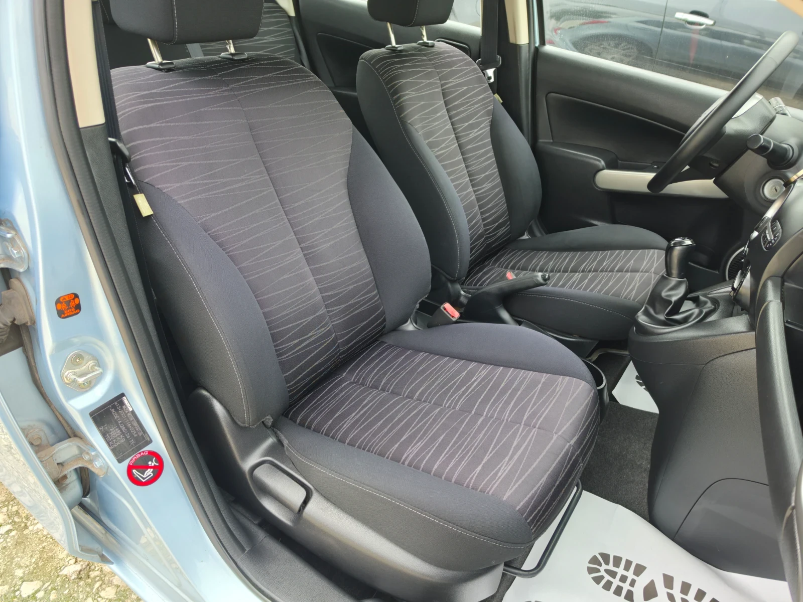 Mazda 2 1.3i 86 k.c, снимка 15 - Автомобили и джипове - 56517583